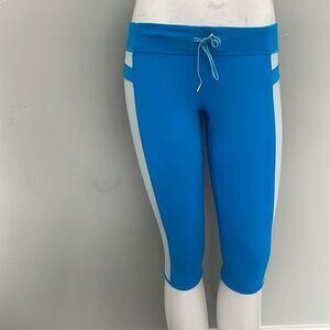 Lululemon size 8 capris